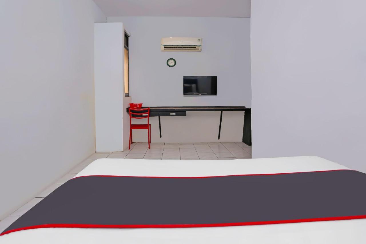 Collection O 92739 Hotel Pintu Besar จาการ์ตา ภายนอก รูปภาพ