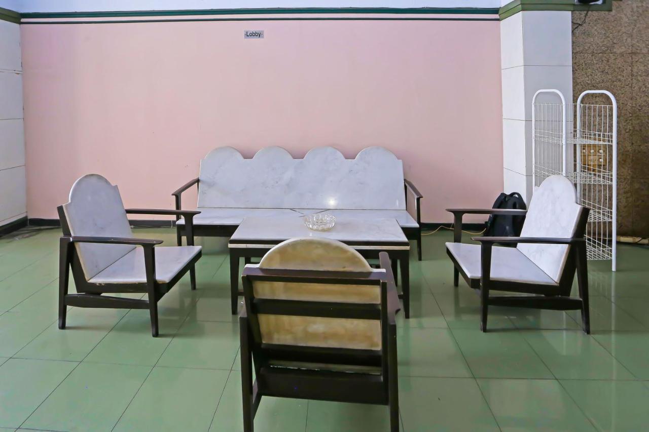 Collection O 92739 Hotel Pintu Besar จาการ์ตา ภายนอก รูปภาพ