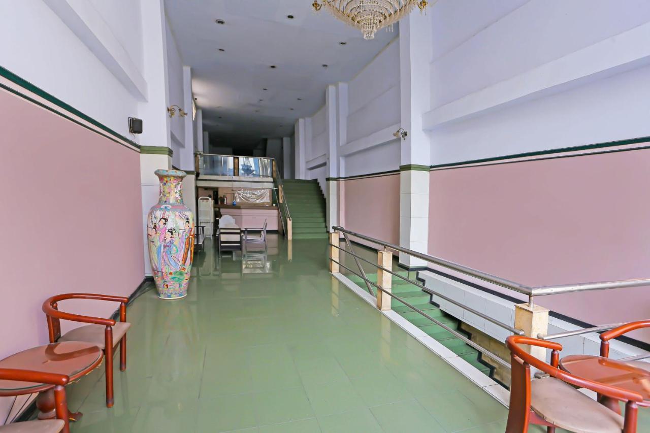 Collection O 92739 Hotel Pintu Besar จาการ์ตา ภายนอก รูปภาพ