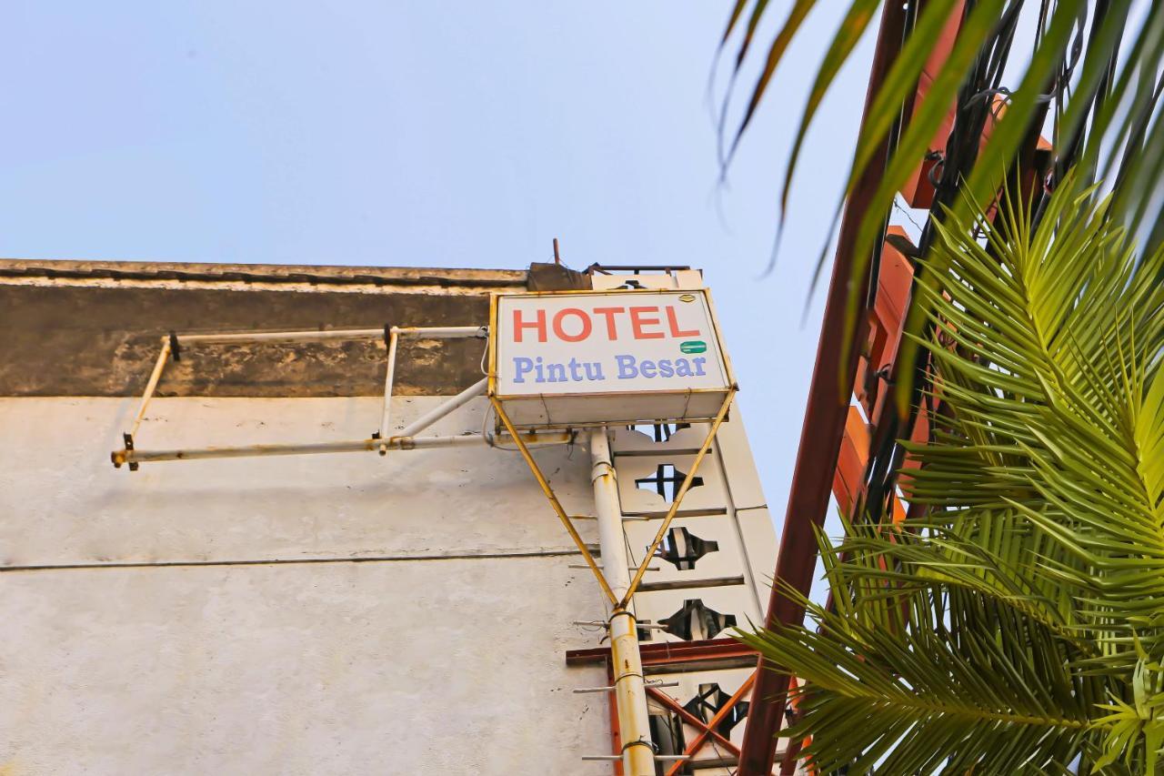 Collection O 92739 Hotel Pintu Besar จาการ์ตา ภายนอก รูปภาพ