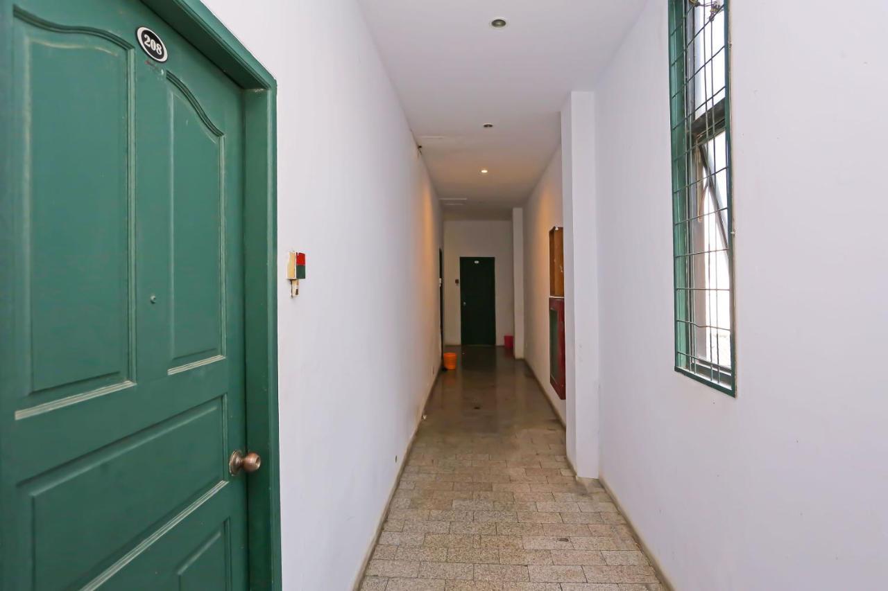 Collection O 92739 Hotel Pintu Besar จาการ์ตา ภายนอก รูปภาพ