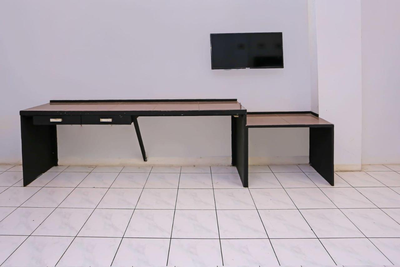 Collection O 92739 Hotel Pintu Besar จาการ์ตา ภายนอก รูปภาพ